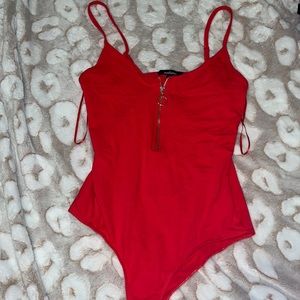 Red zip-up bodysuit! Size: S(fits M)